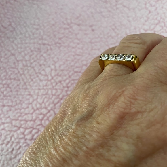 Crystal Ring Set Clear Crystals Size 8 - Picture 11 of 15